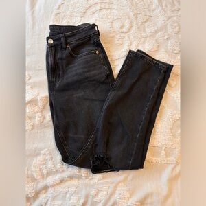 American Eagle Strigid Distressed Straight Leg Jean 4 Short